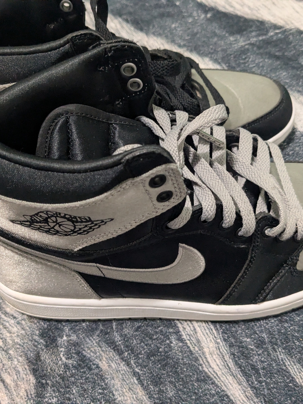 Nike Air Jordan 1 Retro Hi OG Black & Silver Women's Sneakers